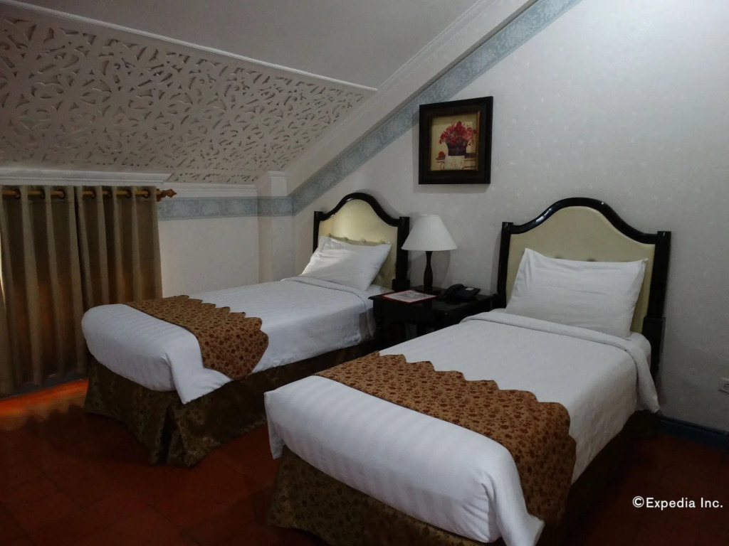 White Knight Hotel Intramuros