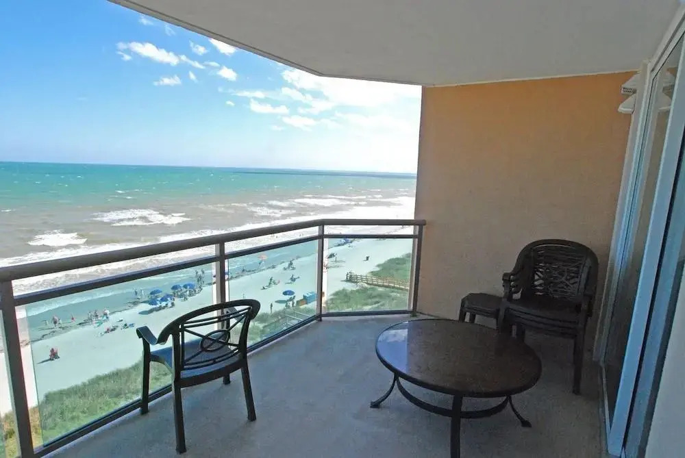 Atlantic Breeze 702 by RedAwning