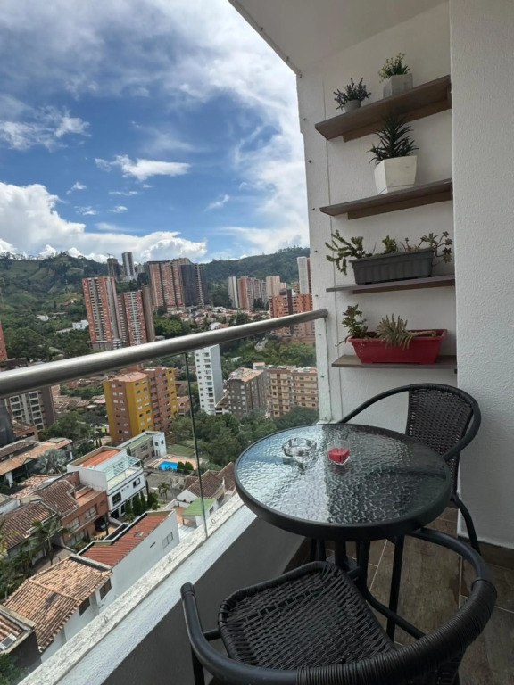 Sabaneta, apartment, Parking, Pool & with club in the sky!