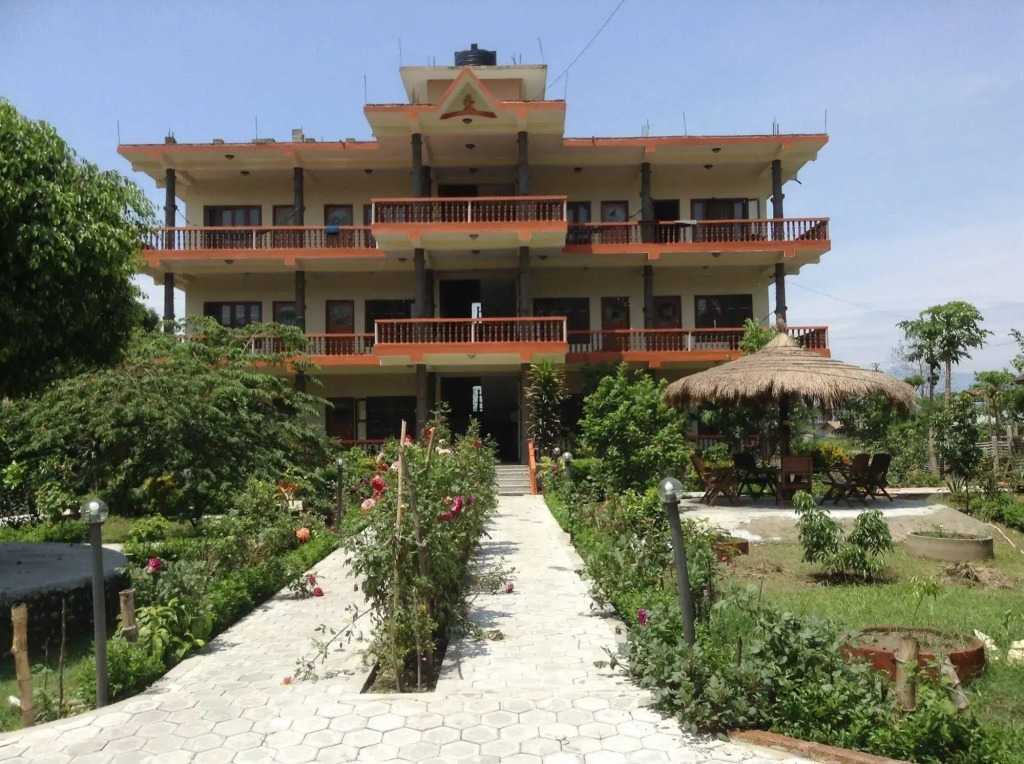 Eden jungle resort