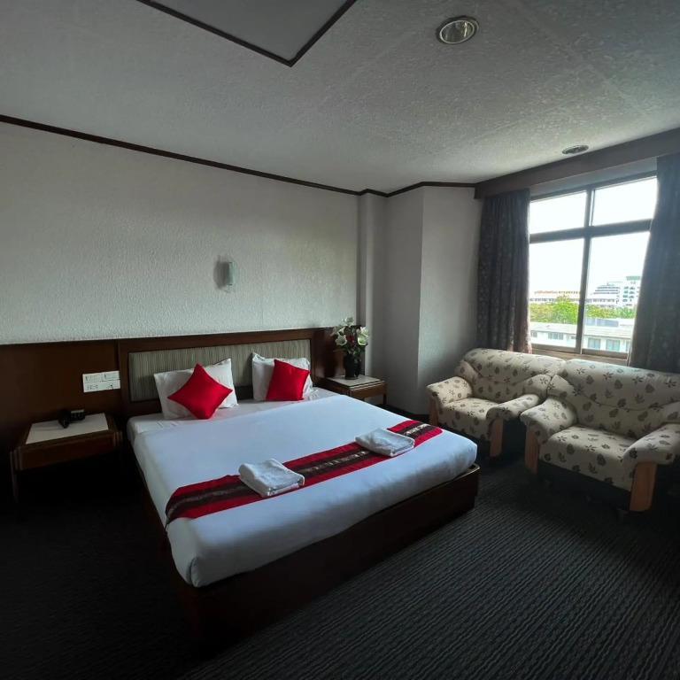 River Grand Hotel