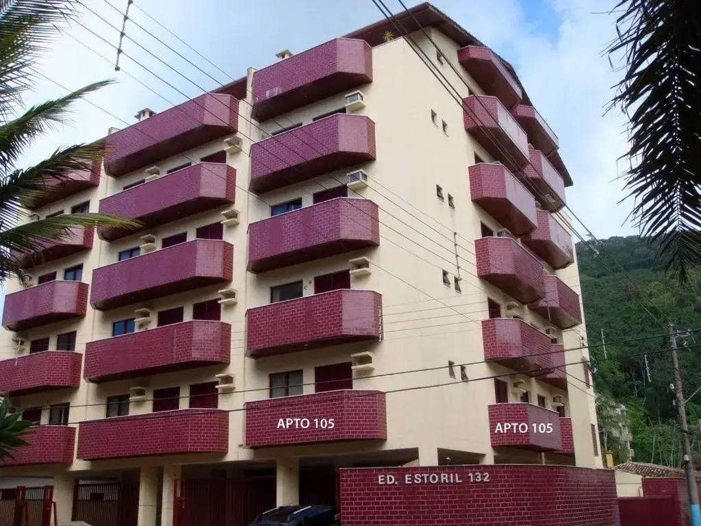 Ed Estoril, Espaçoso apto com ar condicionado - 100 mts da praia