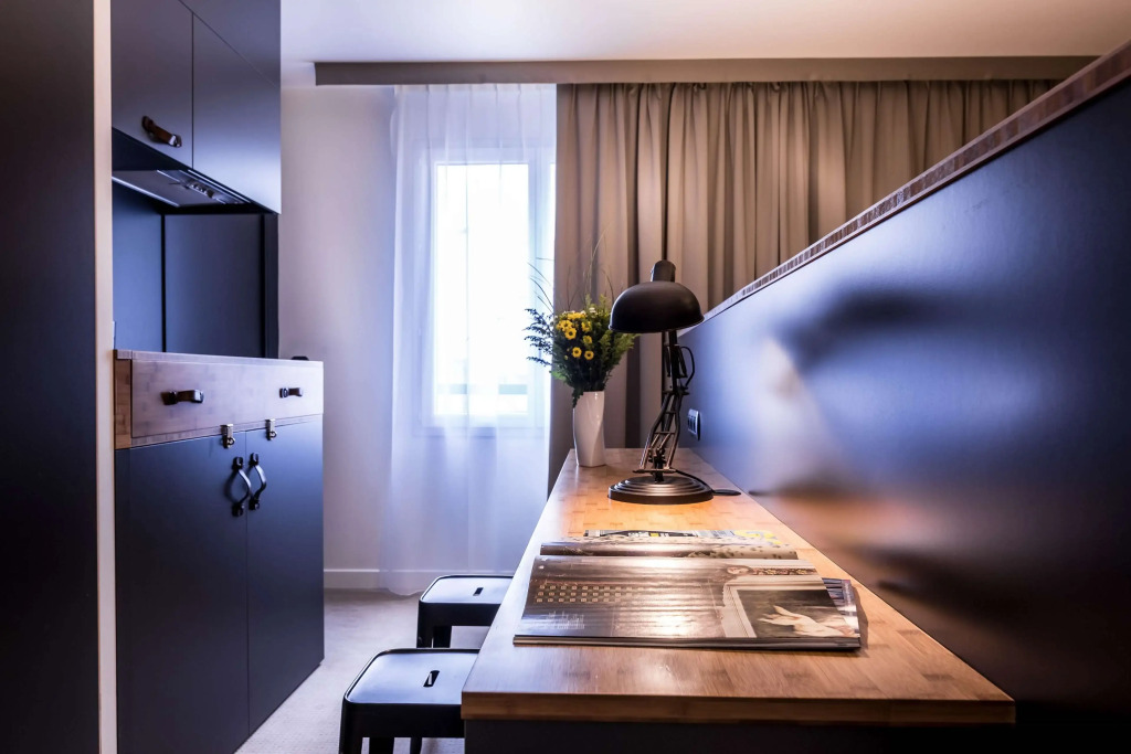 Best Western Plus Suitcase Paris La Défense
