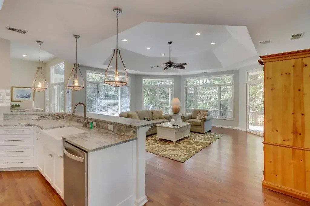 115 Mooring Buoy 4 BR Beach House Pool