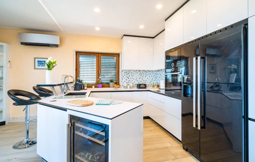 Awesome Home In Cavtat With Wifi