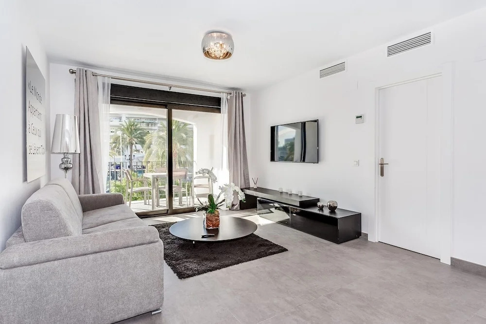 by RIVA - Beautiful 1 Bedroom Chic Apartment in Banus Gardens