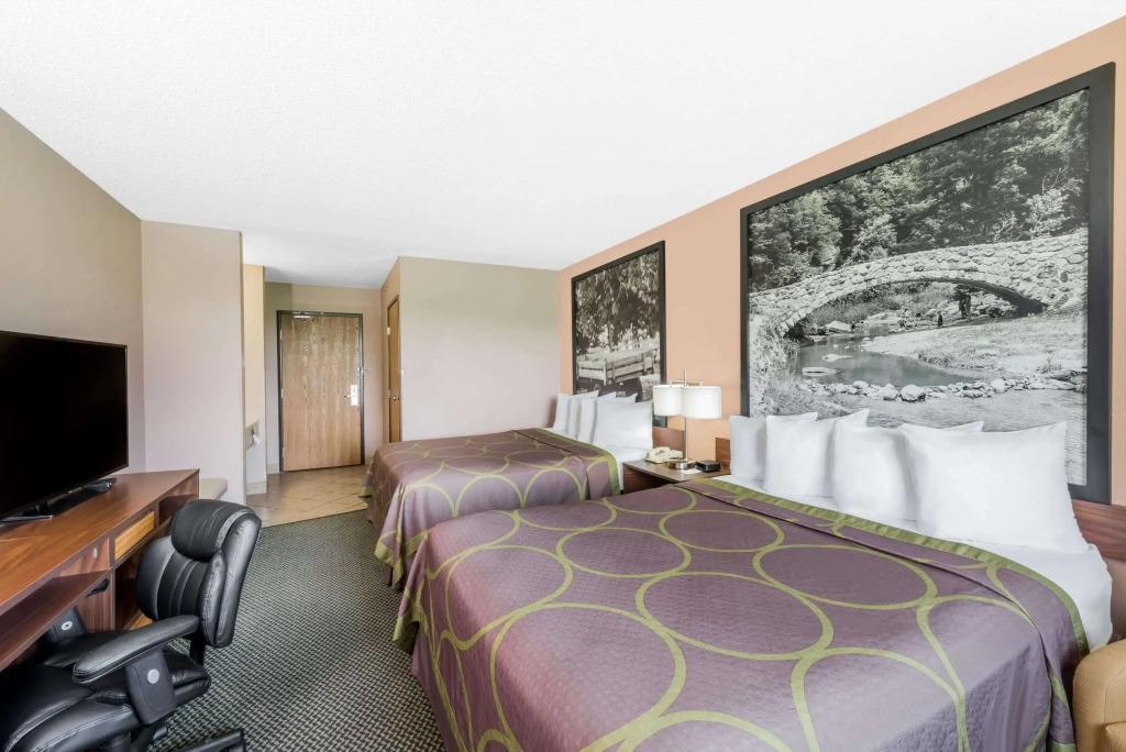 Super 8 by Wyndham Winfield-Quail Ridge Area