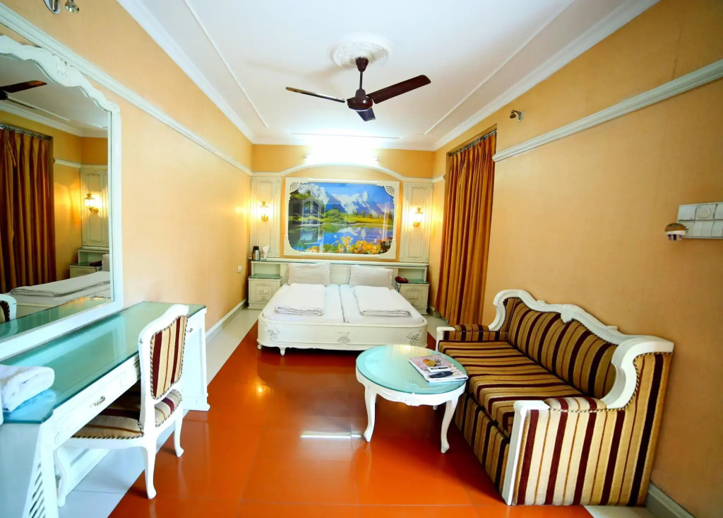 Hotel Naveen