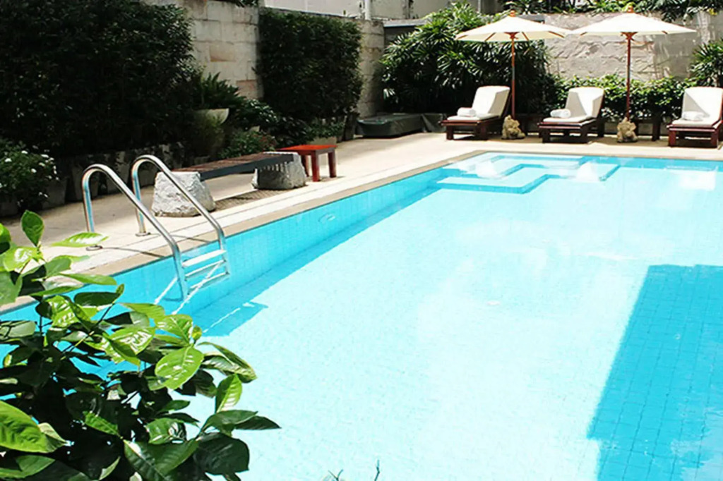 St. James Hotel
