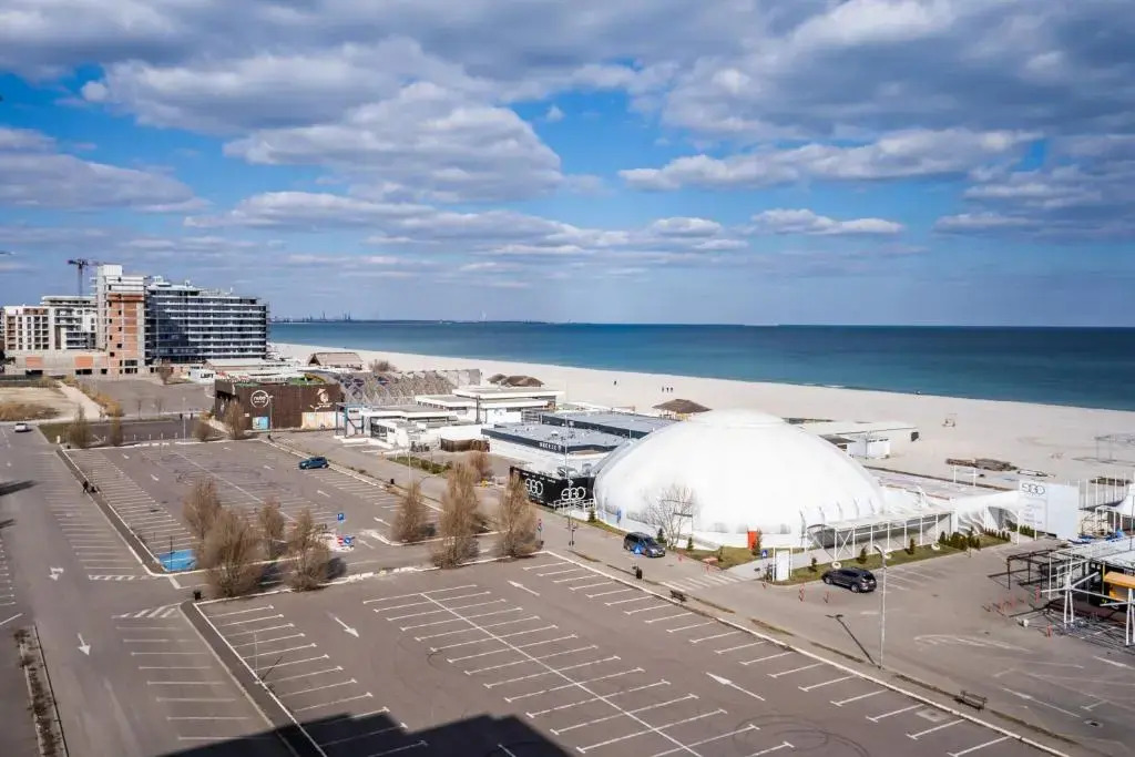 Summerland Sea View Apartment