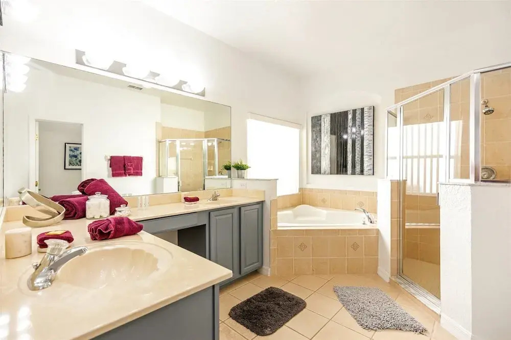 Fabulous 4 bed Home With Private South Facing Pool and spa With Modern Decor - 418