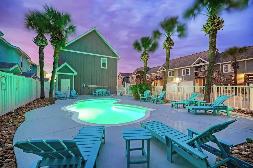 Communal Pool, Beach Gear & Prime Location Near Port Aransas Beaches Salty Seas by Avantstay