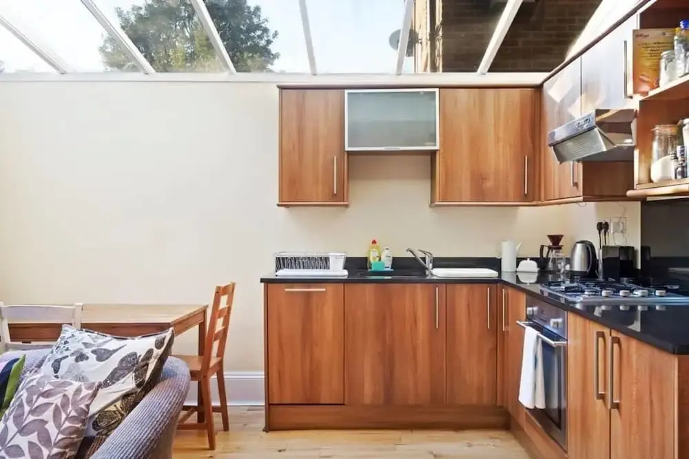 Cosy 2bed Skylight Apt W/patio in Clapham Junction