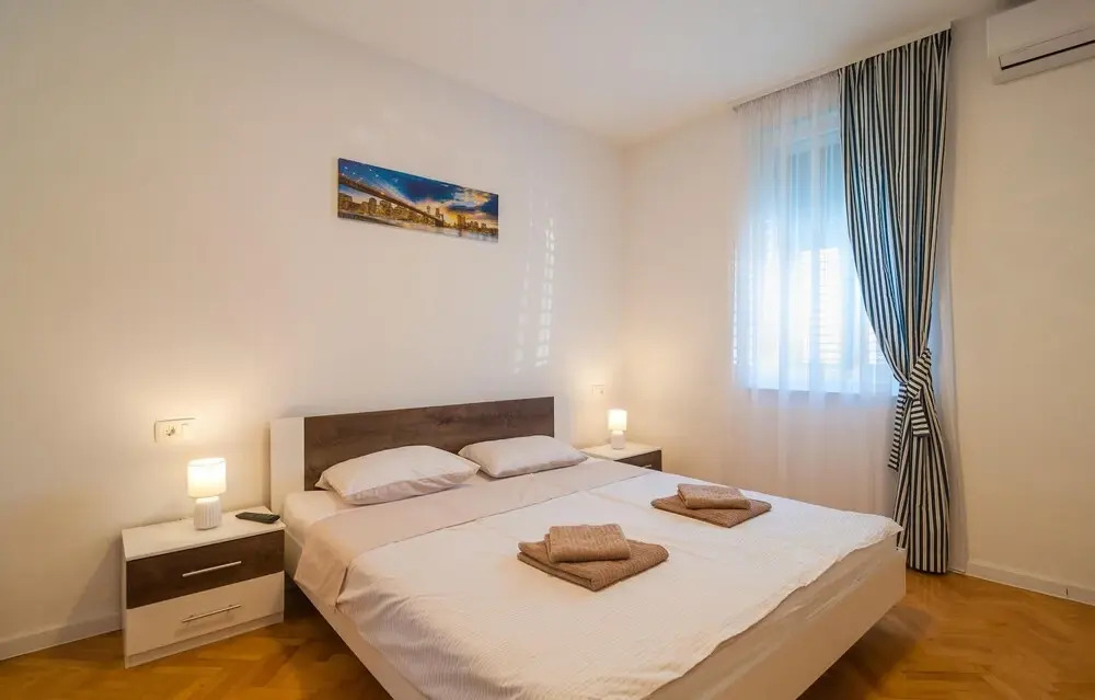 Awesome Apartment in Kastel Sucurac With Wifi and 4 Bedrooms