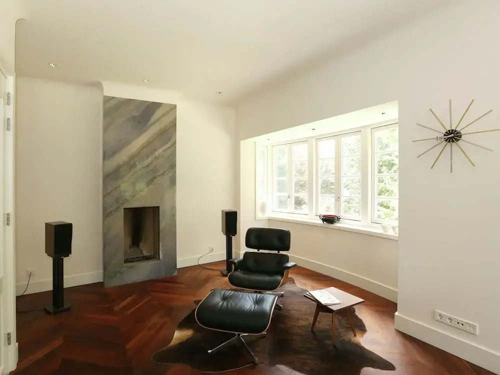 Very Luxurious and Architect-designed Detached Villa Near the Forest and Beach