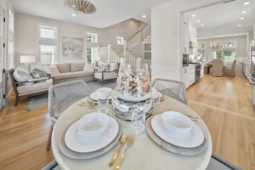 Stella By The Sea 3 Bedroom Home by RedAwning