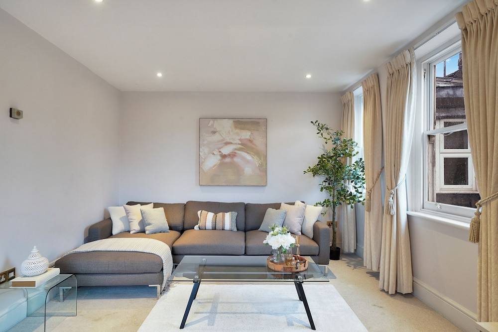 Hertford Flat 14