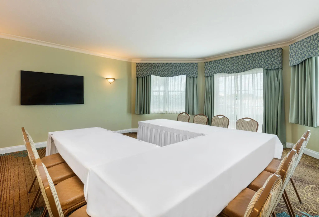 The Waterfront Inn