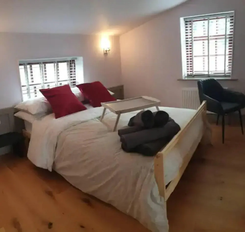 Sparks - Family Suite in Canalside Guesthouse
