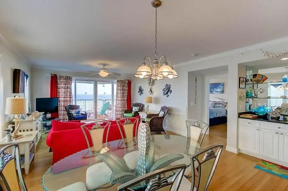 1010 Ocean Palms 201
