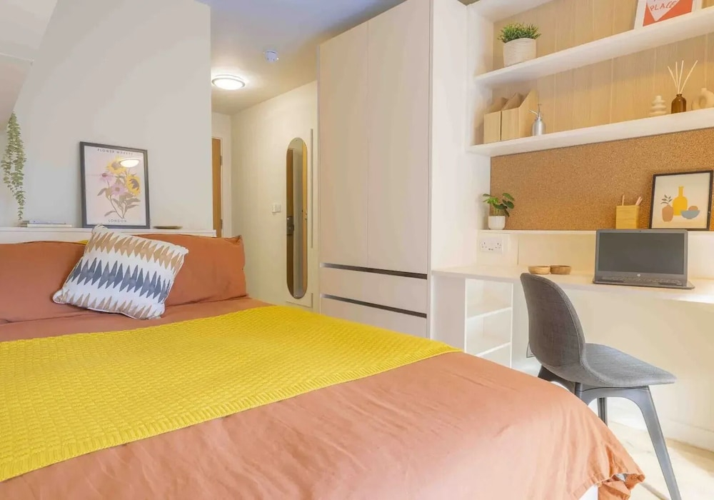 For Students Only - iQ Bristol by Bus Station and 15 Min to Uni