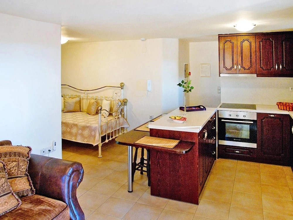 Cretan Villa Near Beach for 10