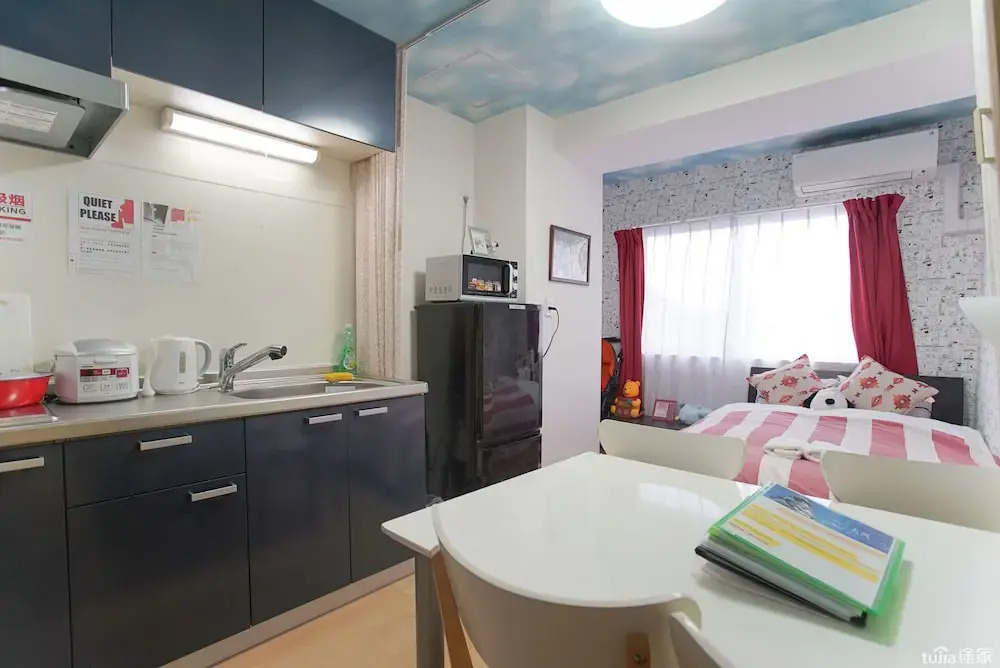 Sunny and Comfortable  Apartment 73
