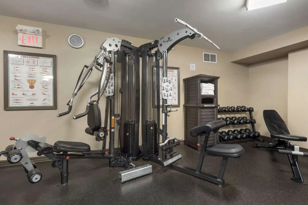Best Western Plus Baker Street Inn
