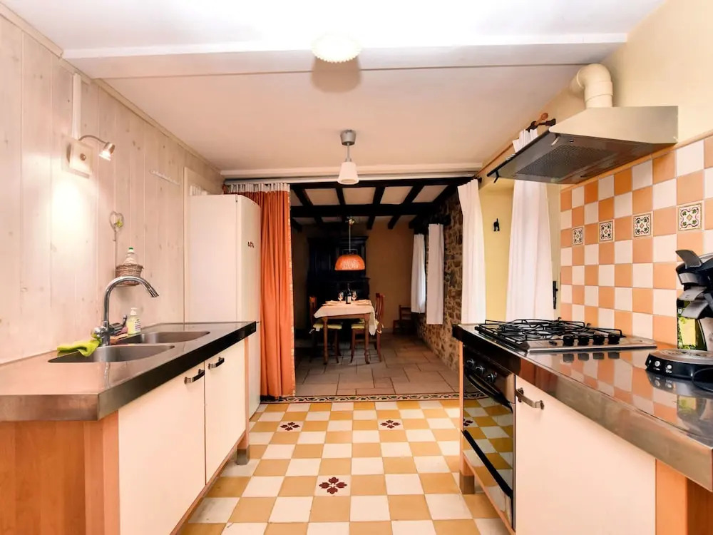 Vintage Holiday Home in Durbuy With Terrace, Garden, Parking