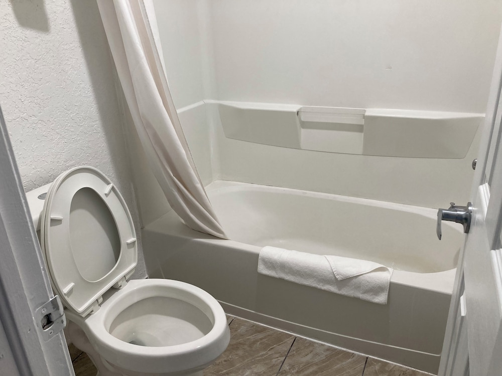 Woodward Inn&Suite
