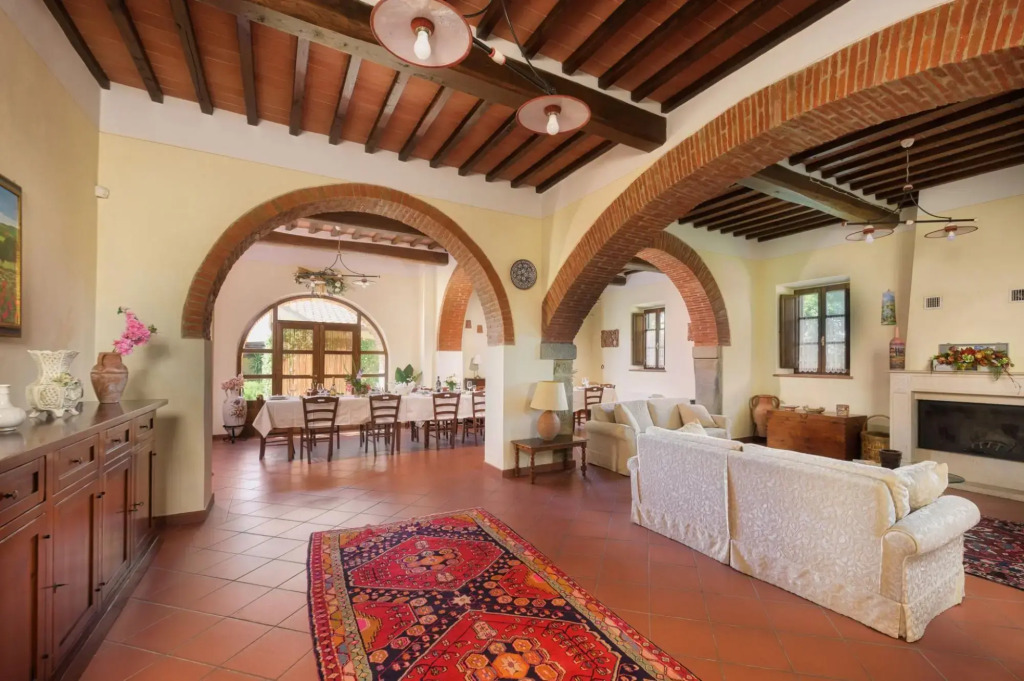 Villa Fratta, sleeps 14 villa with private pool, AC and Wi-Fi close to Cortona-Villa Fratta