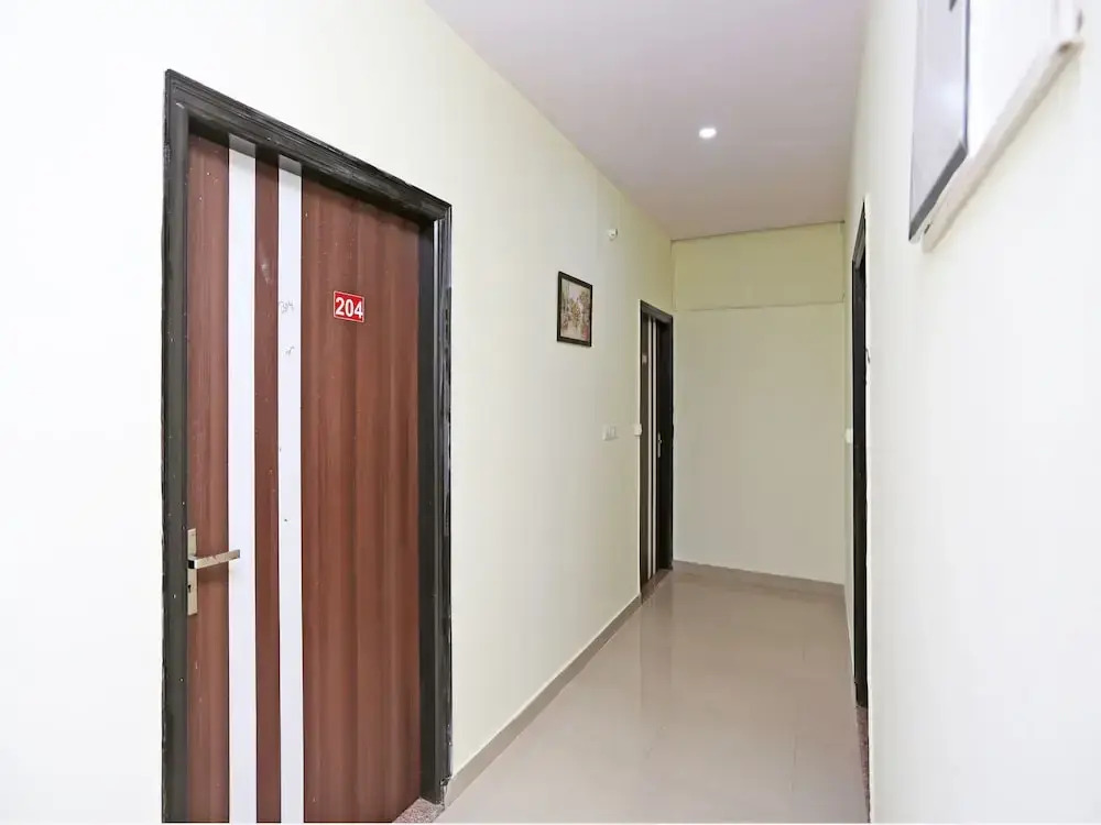 OYO 9649 Hotel Vijay Palace