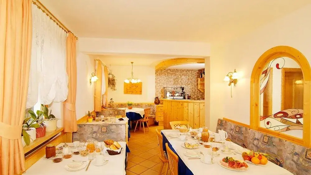 Residence Obermoarhof - Family Apartments with Pool & Playground