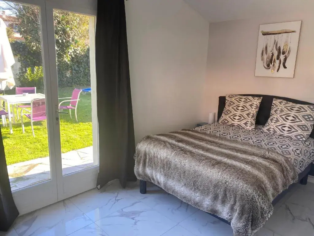 Studio Climatise Avec Piscine Et Jardin