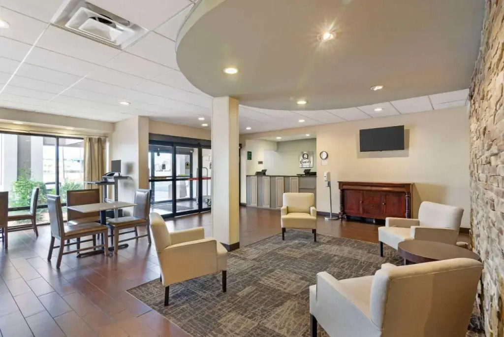 Holiday Inn Express Valley W Point Area