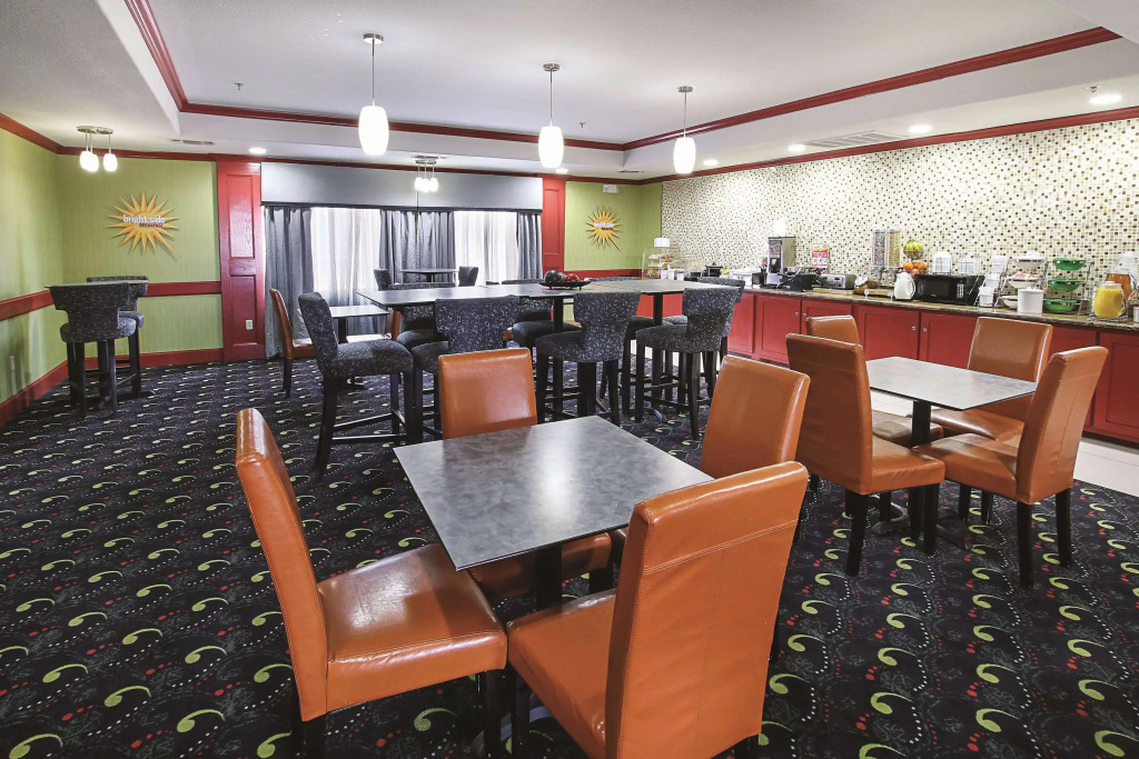 La Quinta Inn & Suites by Wyndham South Dallas - Hutchins