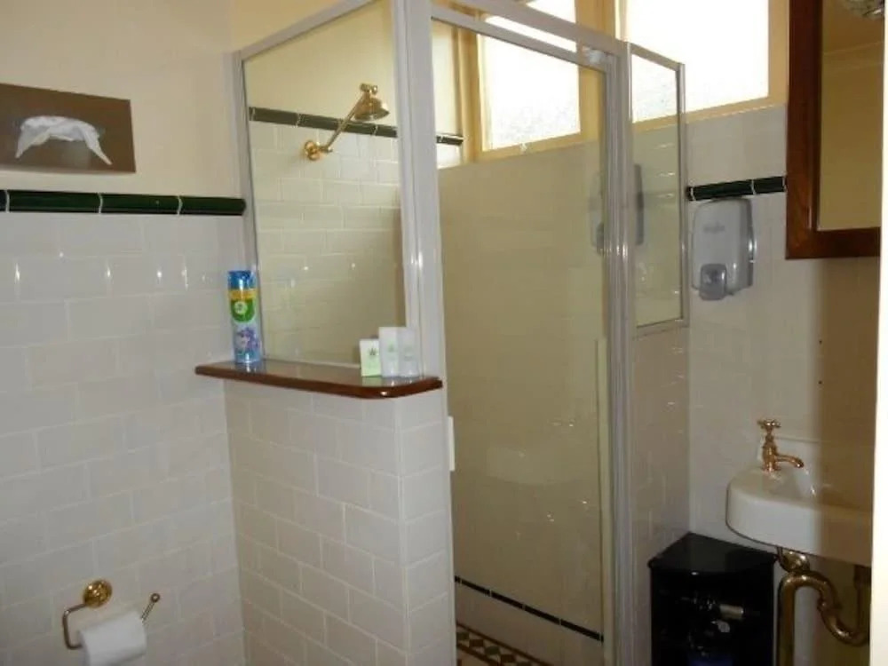 Lindsay House Guest House