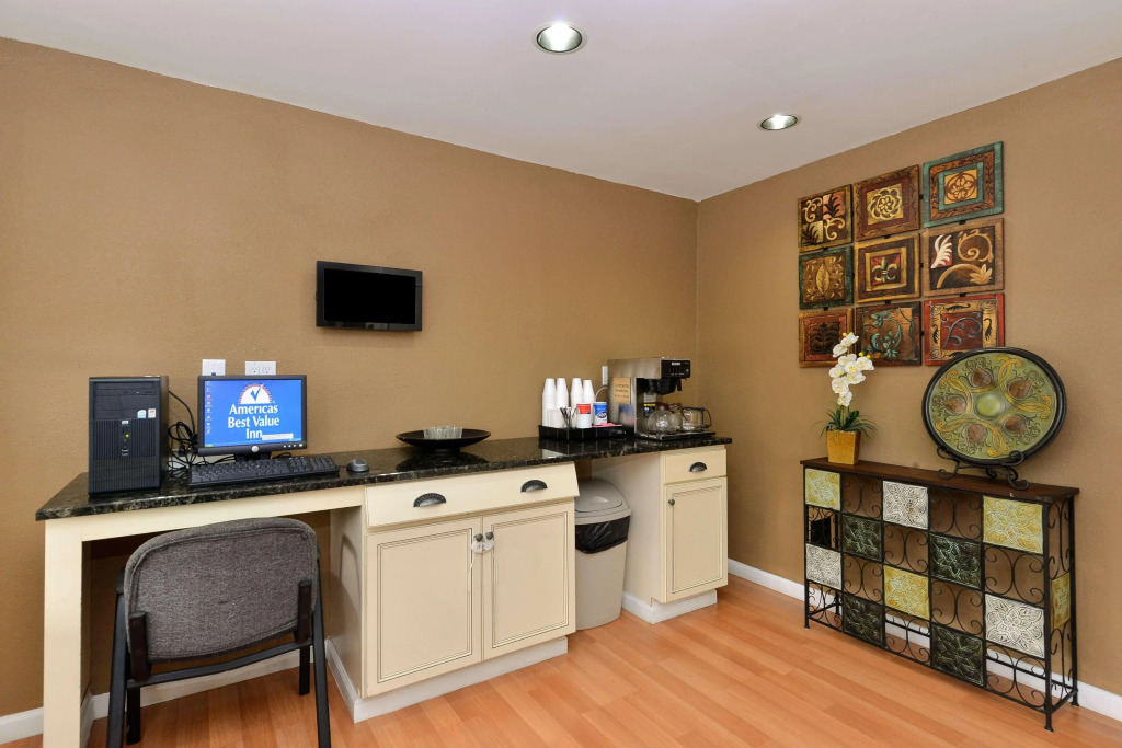 Americas Best Value Inn Near Downtown Nashville