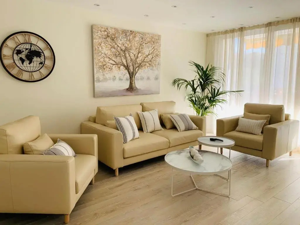 Sitges Spaces Oasis Suites- 4 Bedroom, 4 Ensuite Bathrooms, Terrace, Pool, Sitges Centre