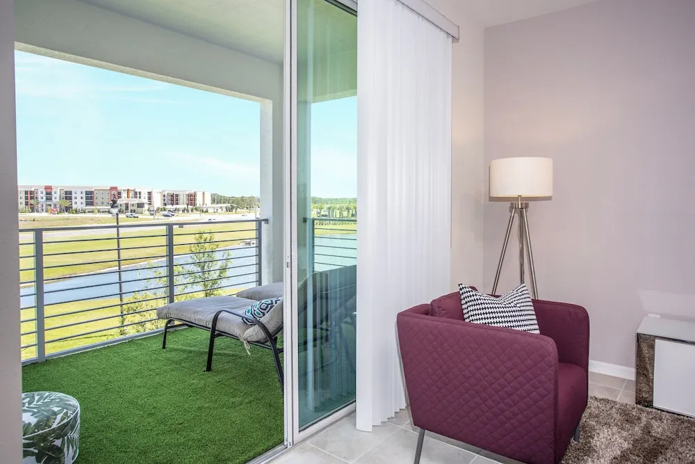 Gorgeous Two Bedroom Apt Close to Disney 306 4721 Storey Lake Resort