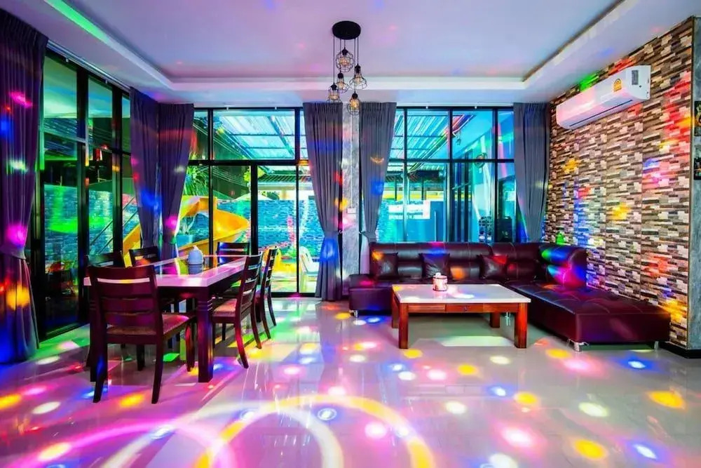 Grand Prix Pool Villa