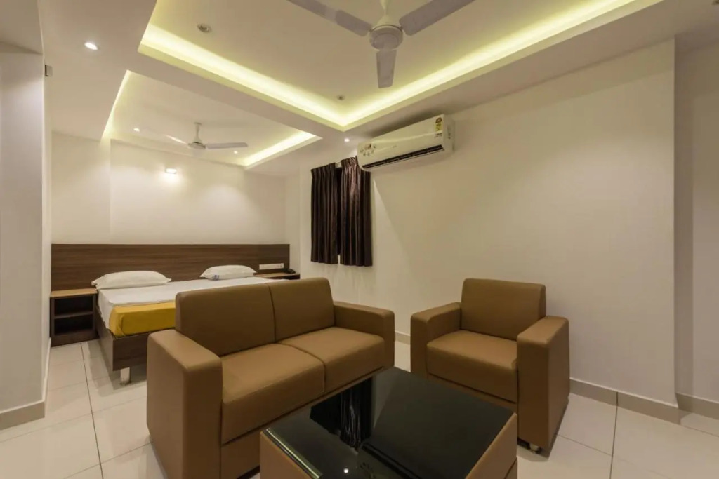 Hotel Karuna Residency