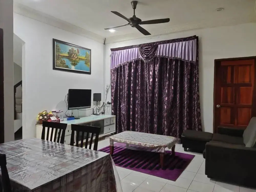 Homestay YatiMizi (Bungalow Station 18, Ipoh)