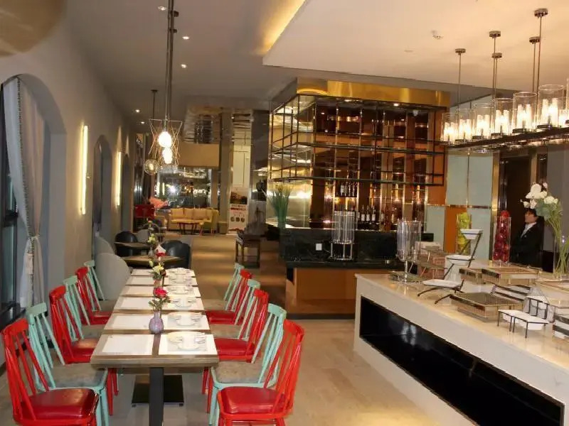 Metropoloxuchang Wenfeng Road Central Park Hote