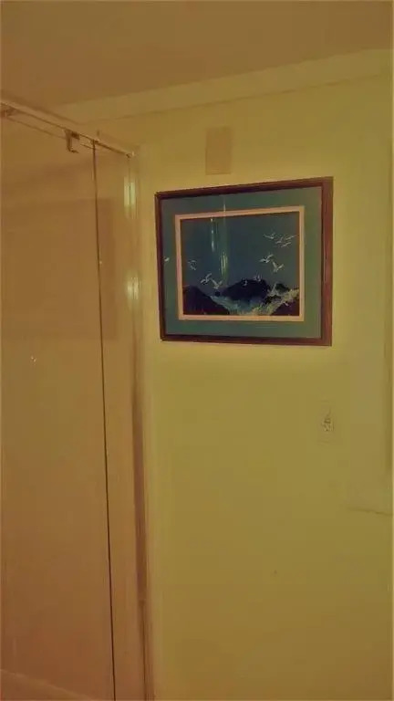 Cheap East Knoxville Basement Studio