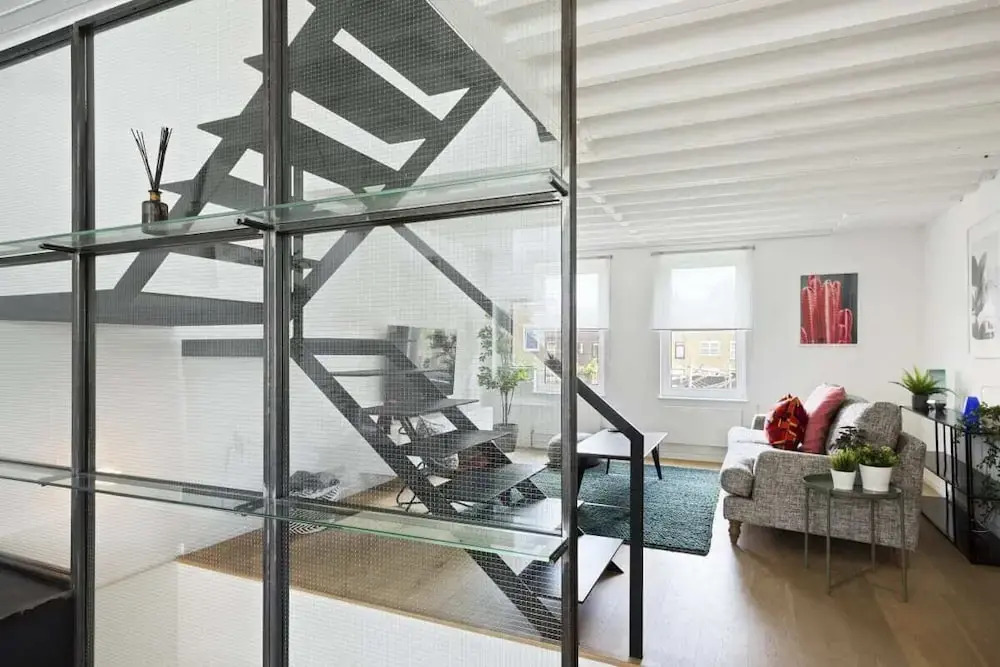 Stylish & Modern 2bed Apt, 5m to Overground