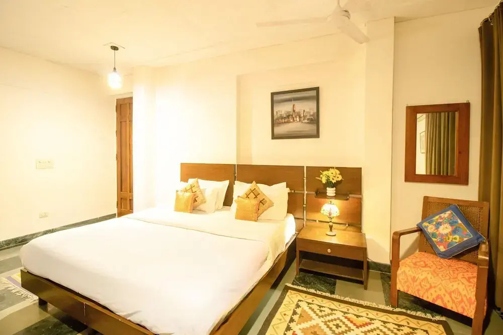 Opulent Antique 6BR Independent Villa in Gurugram