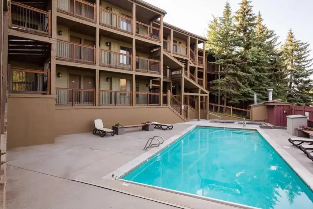 #100 1br Snowcrest walk 2 PC Resort