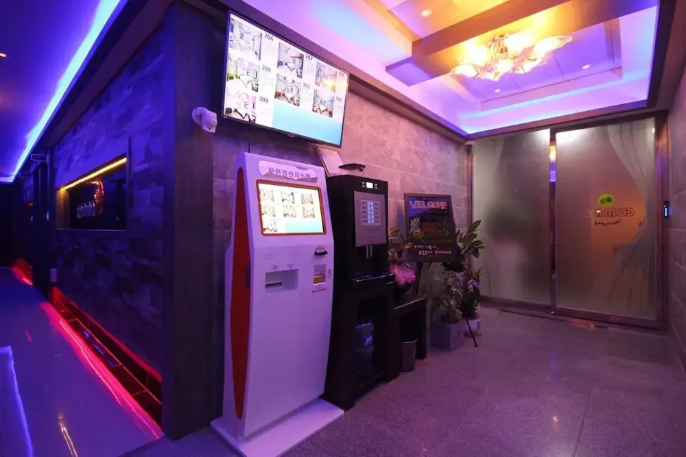Jinju Comma Self check-in Motel