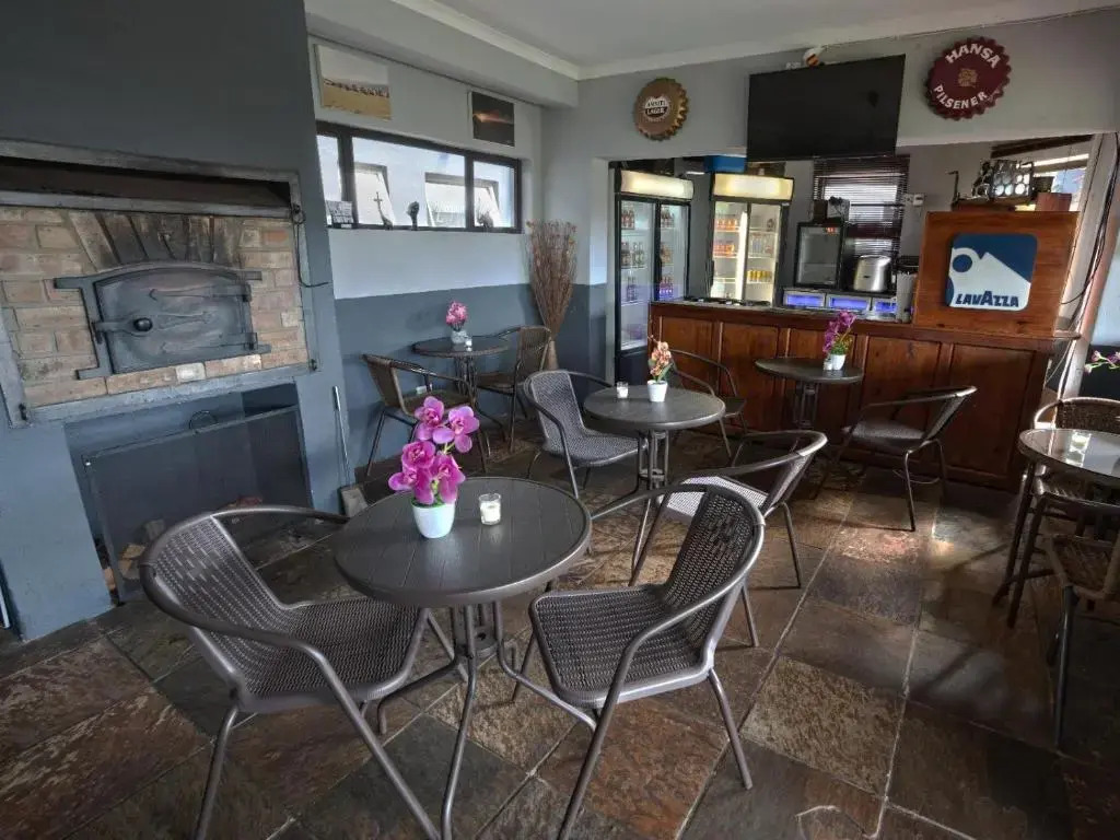 Gusto's Inn